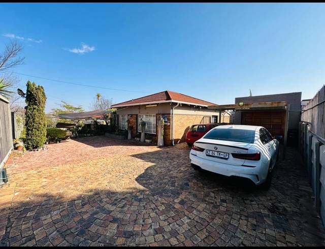 3 BEDROOM HOUSE FOR SALE IN PRIMROSE